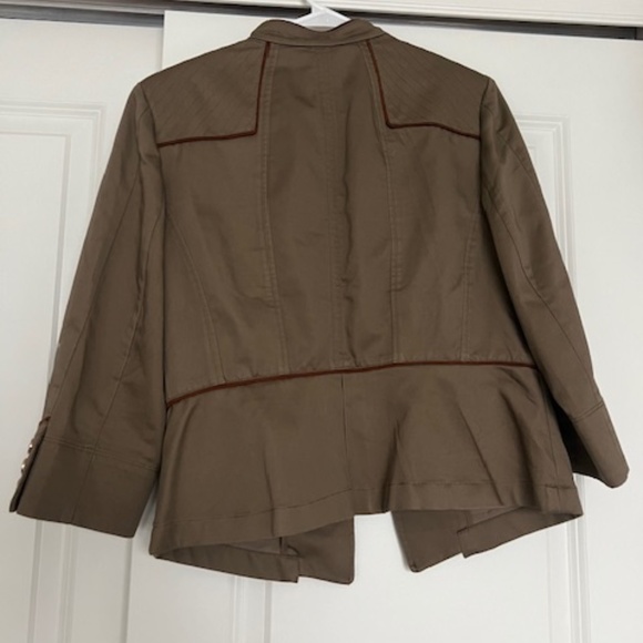 White House Black Market Cropped Military Jacket in Olive Green - Size 8 - Picture 3 of 3